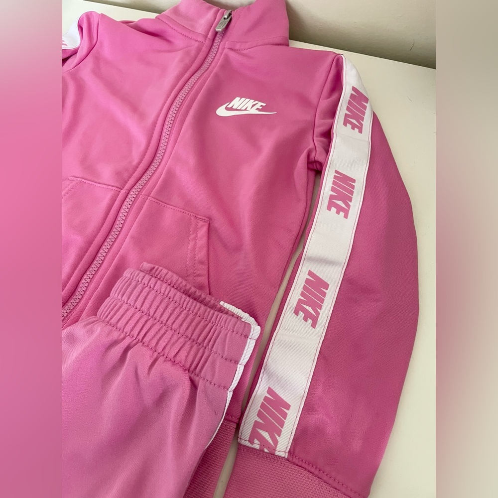 Nike Kids Pink Matching Set Zip Up Tracksuit with Logo Accents Girls 4 XS - Picture 11 of 14